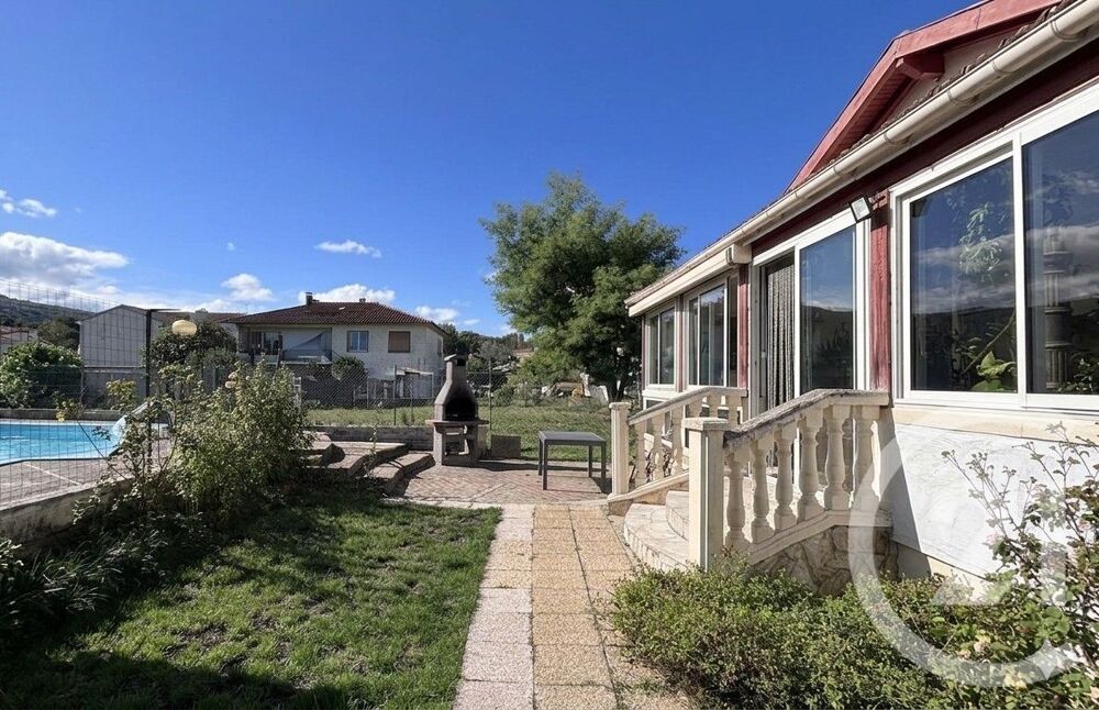 Découvrez cette charmante maison située à LAROQUE D'OLME....
