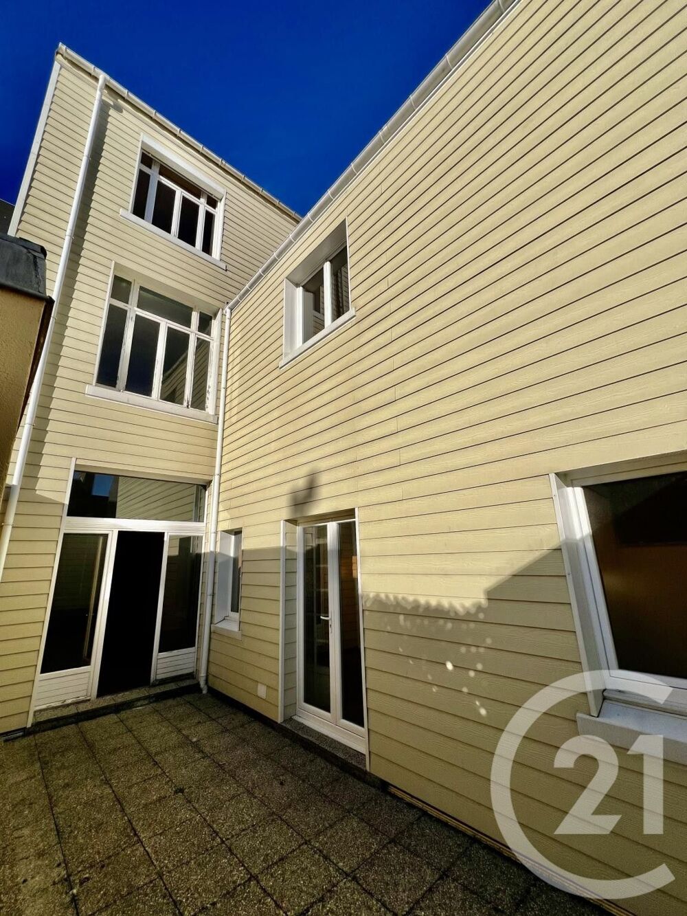 *À vendre : Spacieuse Maison de Ville à Rénover à Boulog....