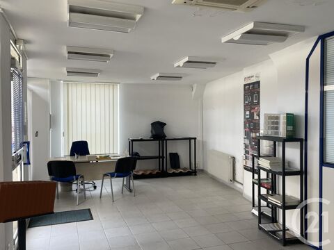  Appartement � louer 6 pi�ces 90 m� Montpon menesterol