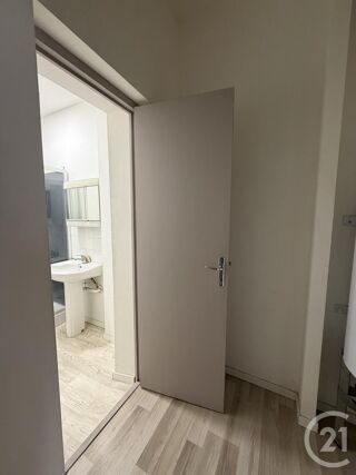  Appartement à louer 1 pièce 26 m²