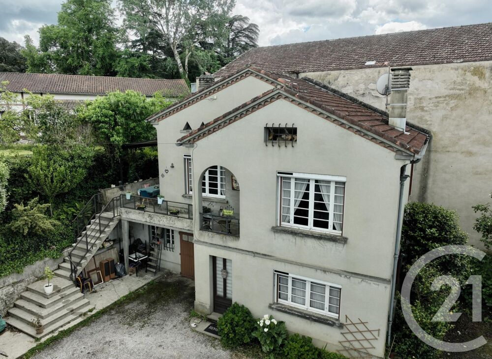 Dans le charmant village de Labruguière, se trouve une m....