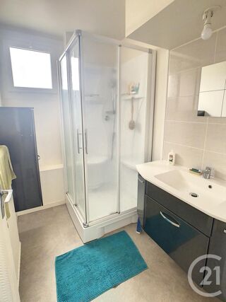  Appartement à louer 3 pièces 70 m²