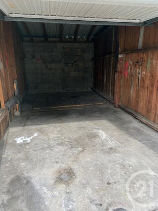  Parking / Garage à louer 15 m²