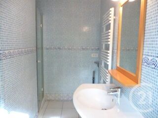  Maison à louer 8 pièces 162 m²