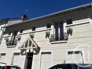  Maison à louer 8 pièces 162 m²
