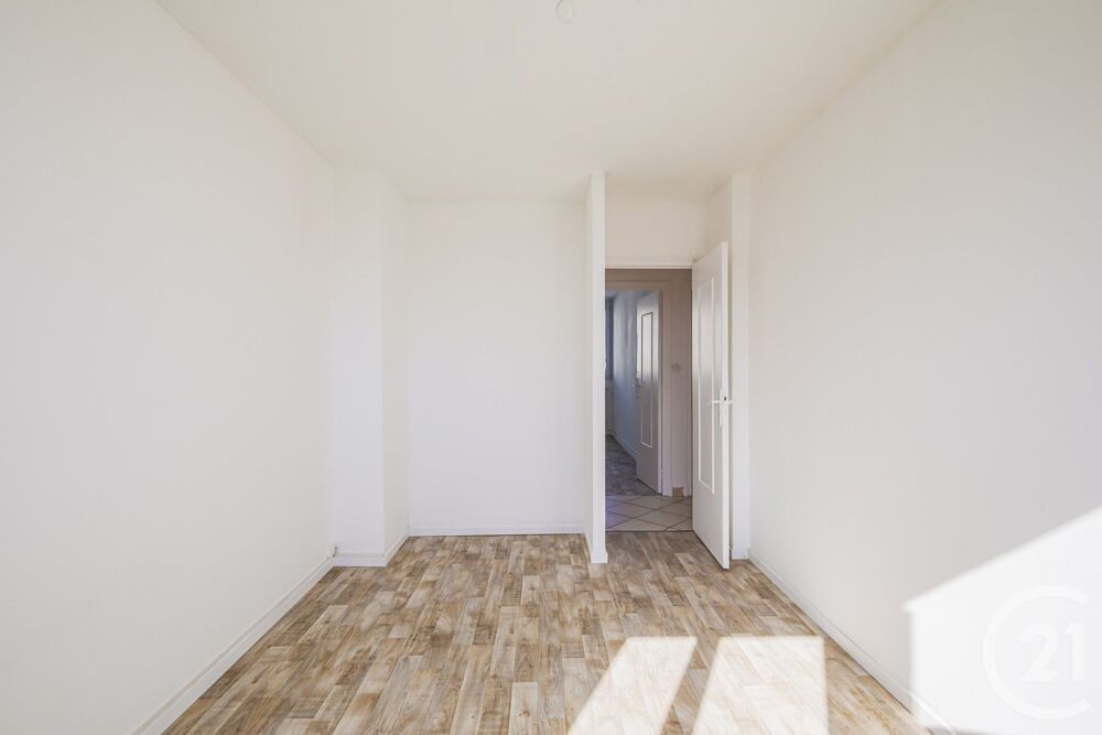EXCLUSIVITE Appartement T4 transformé en T3 de 68.71 M2 ....