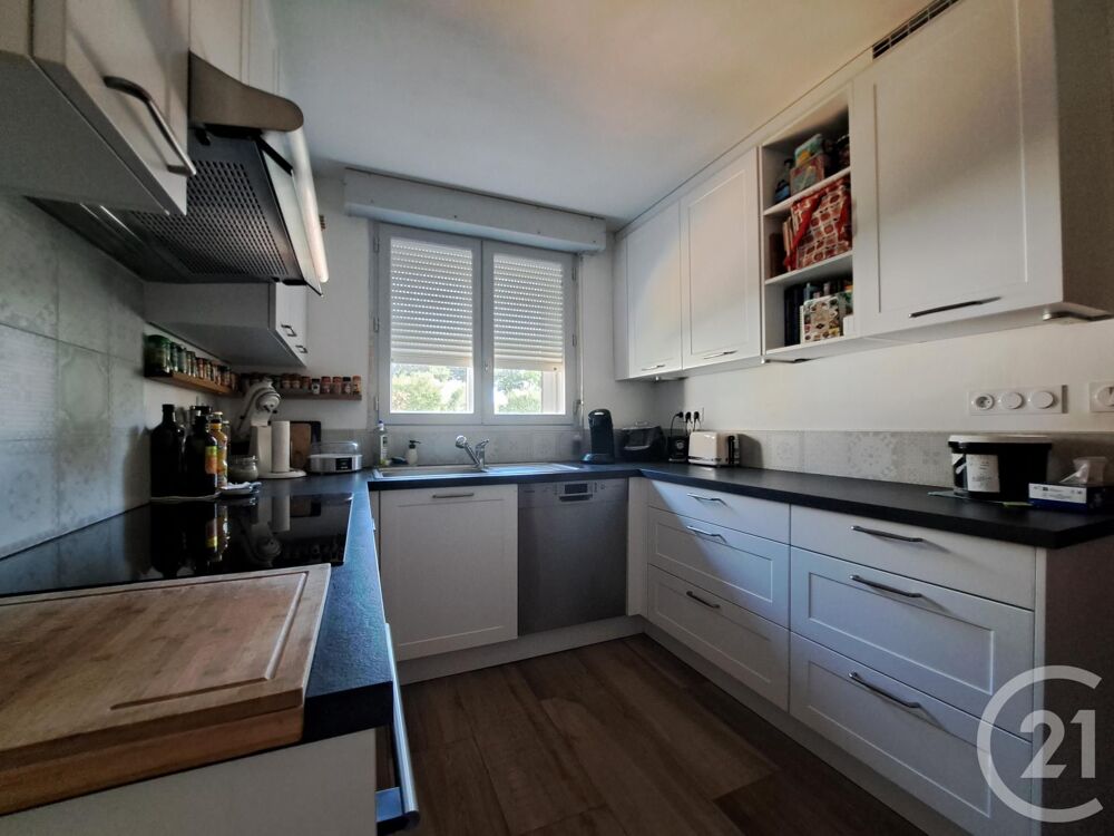Maison familiale disposant d'un beau jardin de près de 6....