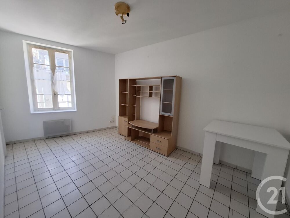 Au centre ville de Castres, loue appartement deux pièces....