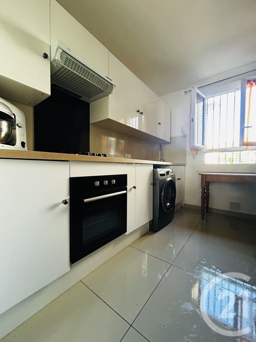 APPARTEMENT DE TYPE T4 - QUARTIER SAINT GAUDERIQUE <....