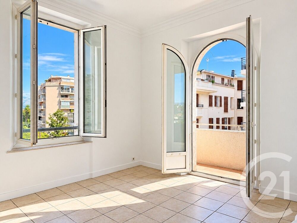 vente Appartement - 2 pièce(s) - 47 m² Juan Les Pins (06160)