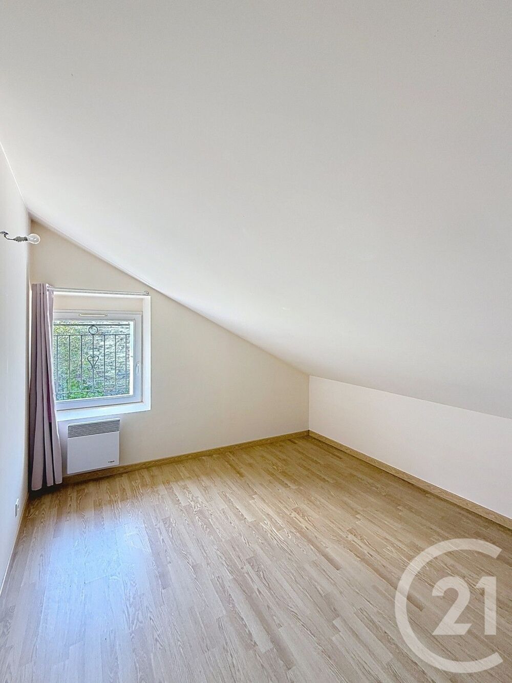 location Maison - 4 pièce(s) - 88 m² Sainte-Marie (35600)