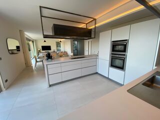  Maison à louer 6 pièces 360 m²