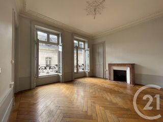  Appartement à louer 3 pièces 80 m²