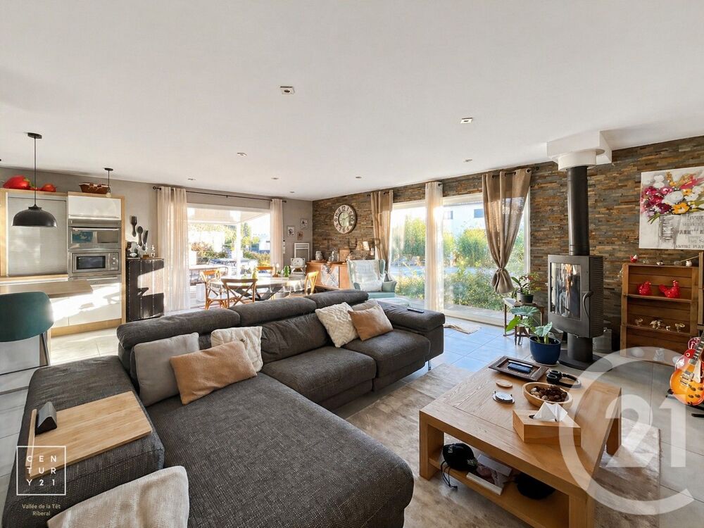 VILLA 4 FACES AVEC PISCINE Découvrez dans un en....