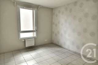  Appartement à louer 3 pièces 65 m²