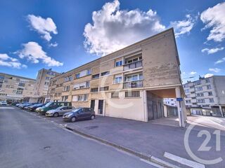  Appartement à louer 5 pièces 86 m²