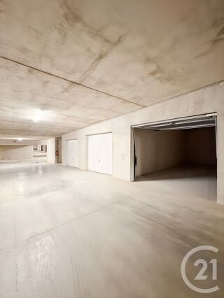  Parking / Garage à vendre 25 m²