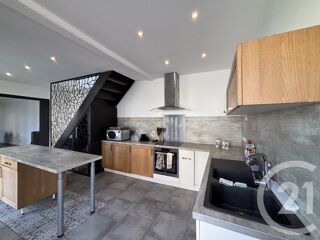  Maison à louer 5 pièces 207 m²