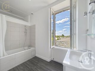  Appartement à louer 3 pièces 70 m²