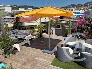  Appartement à louer 4 pièces 110 m²