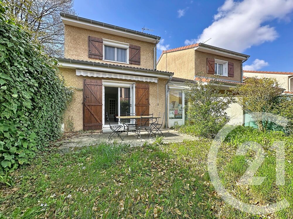 Maison T4 au calme en lotissement Saint-Pierre-de-Chand....