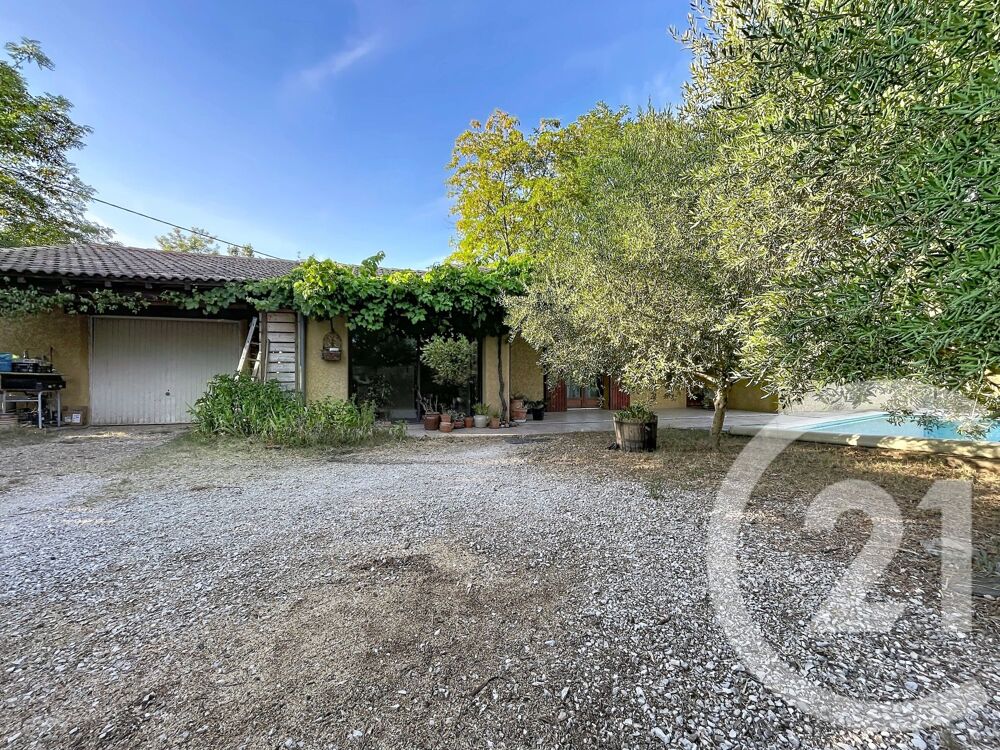 À vendre Maison 110 m²de plain-pied avec piscine, clima....