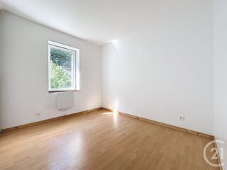  Appartement à louer 3 pièces 45 m²