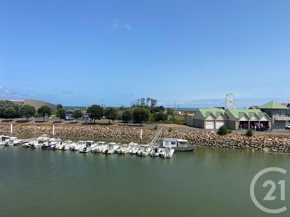 Courseulles-sur-Mer, idéalement situé avec sa vue sur le....
