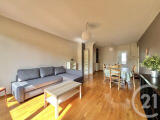  Appartement à louer 4 pièces 84 m²