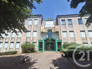  Maison à vendre 15 + pièces 3420 m²