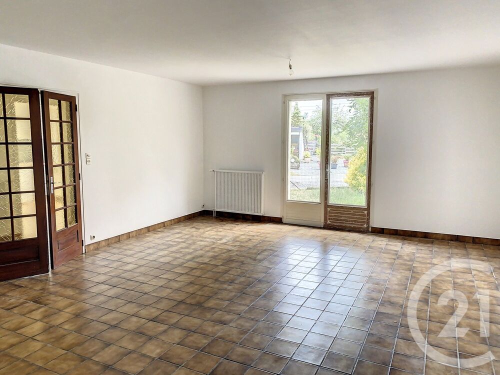 35600 - BAINS SUR OUST Maison de bourg, proche....