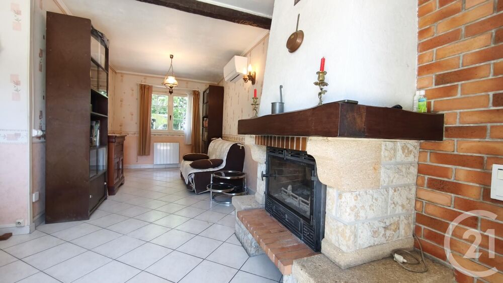 JOUE LES TOURS Authentique maison de caractère de 18....