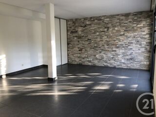  Appartement à louer 4 pièces 90 m²