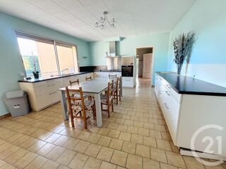  Maison à vendre 12 pièces 327 m²