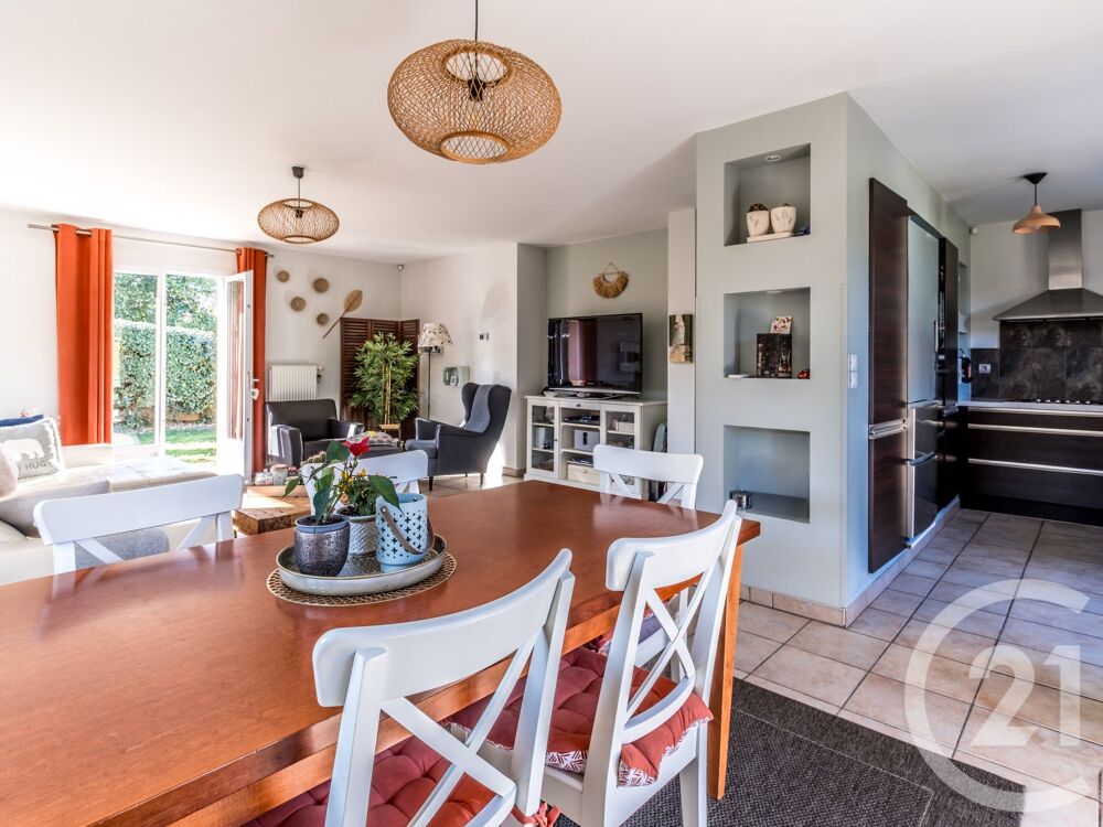 vente Maison - 6 pièce(s) - 179 m² Montmerle-sur-Saône (01090)