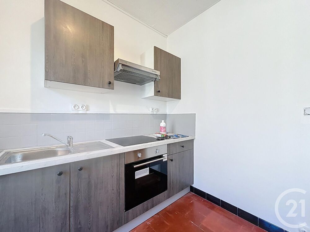 VARENNES SUR ALLIER - Appartement au rez-de-chaussée d'u....
