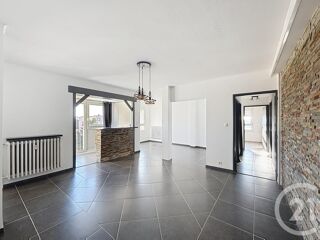  Appartement à louer 5 pièces 84 m²