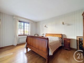 vente Maison - 7 pièce(s) - 300 m² Saint-Pourçain-sur-Sioule (03500)