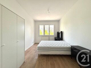  Appartement à louer 4 pièces 63 m²