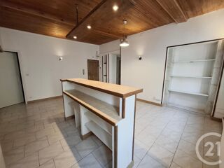  Appartement à louer 5 pièces 81 m²