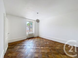  Appartement à louer 3 pièces 98 m²