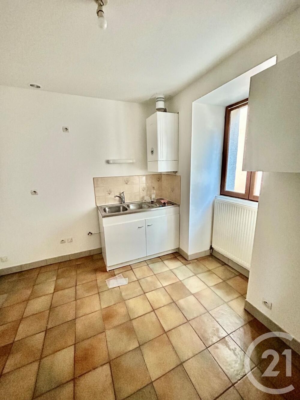location Appartement - 2 pièce(s) - 46 m² Nemours (77140)