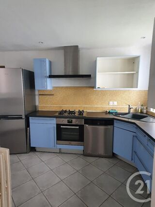  Appartement à louer 5 pièces 99 m²