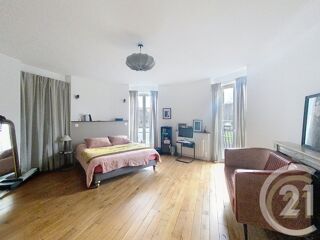  Appartement à louer 4 pièces 137 m²