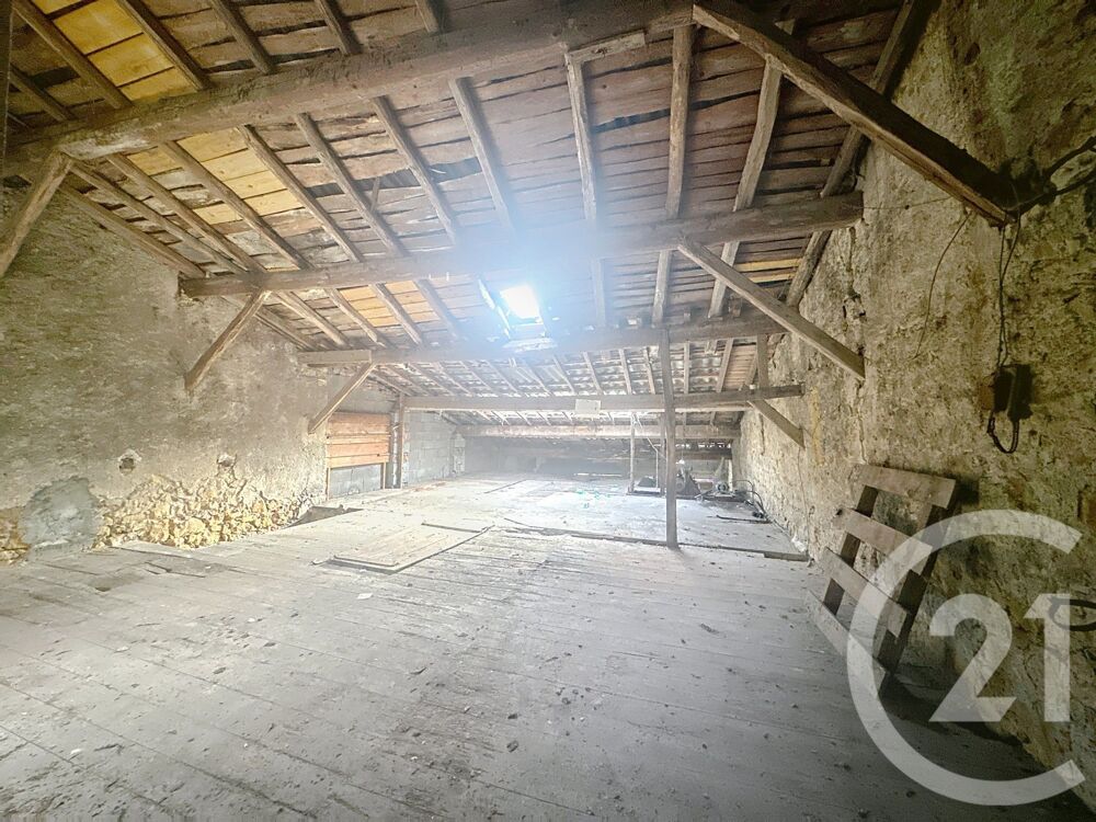 Dans le charmant village de Sainte Croix Volvestre, nous....