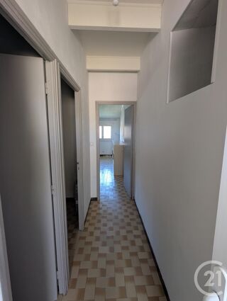  Appartement à louer 3 pièces 65 m²