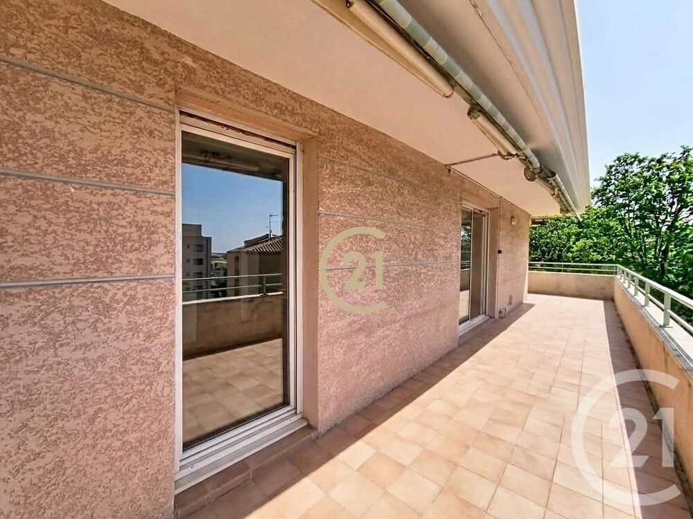 vente Appartement - 5 pièce(s) - 114 m² Salon-de-Provence (13300)
