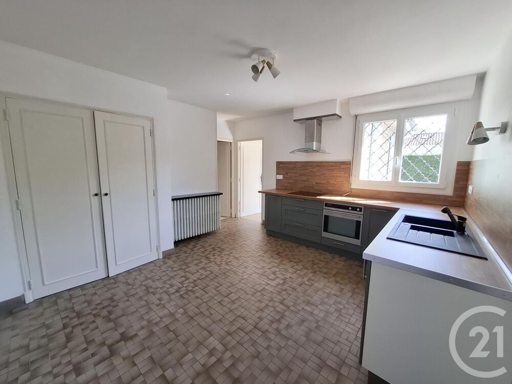 Rare, à deux pas du centre ville Castres, loue maison de....