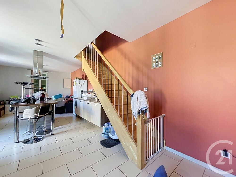 location Maison - 3 pièce(s) - 73 m² Montaigu-le-Blin (03150)