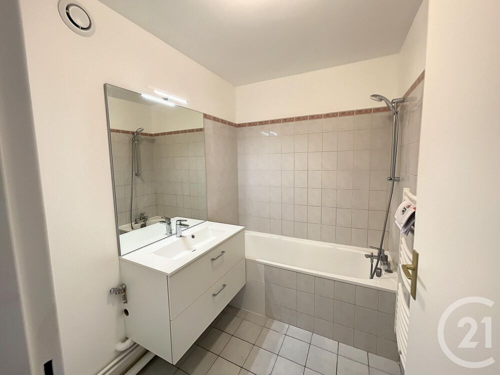 location Appartement - 2 pièce(s) - 51 m² Noisy-le-Grand (93160)